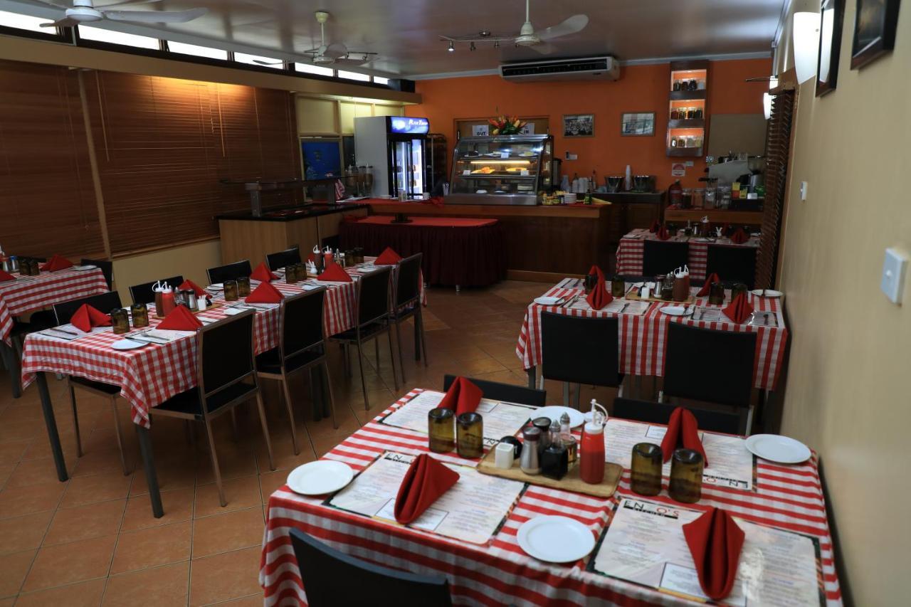 Huon Gulf Hotel Лае Екстериор снимка