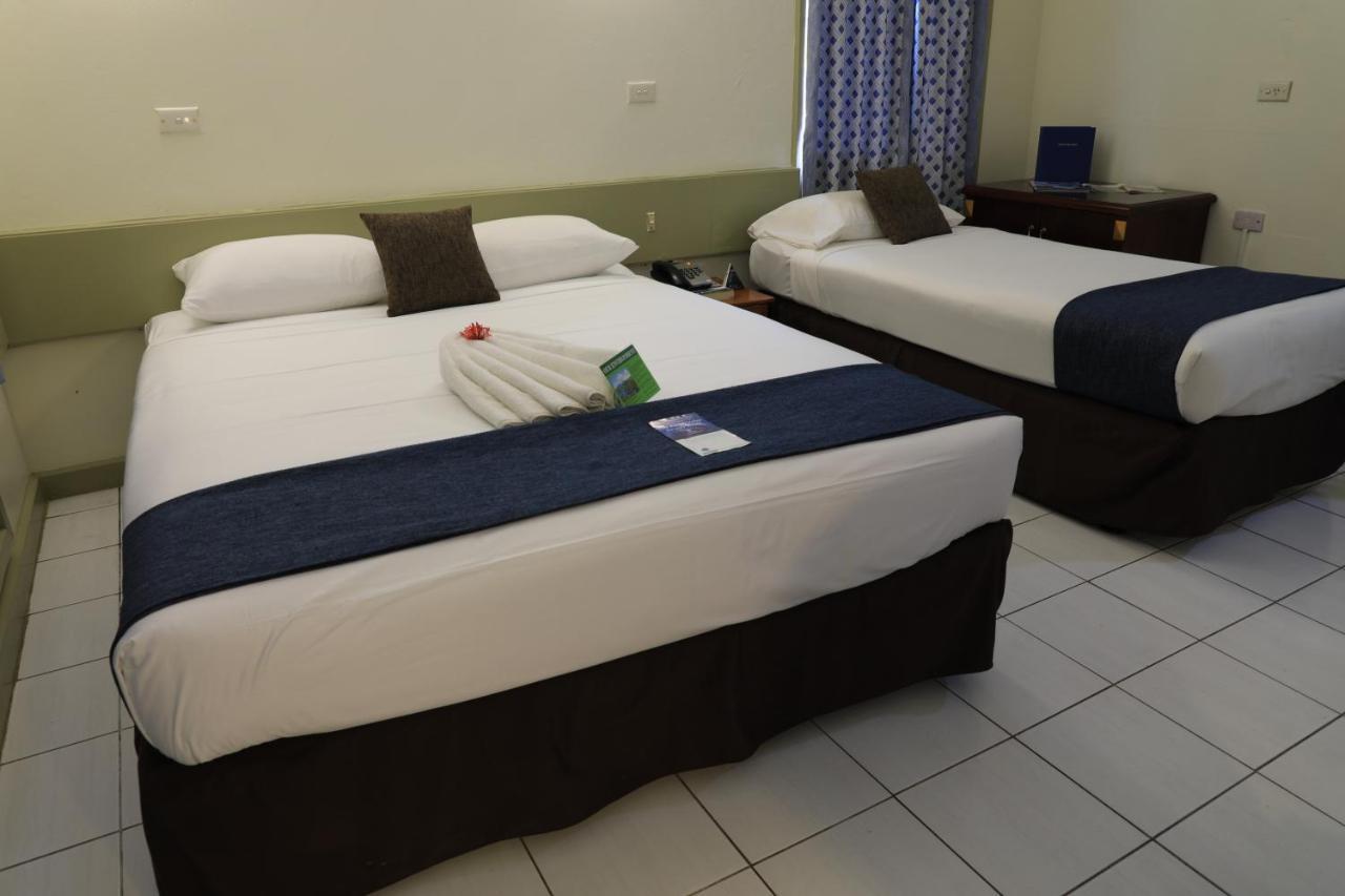 Huon Gulf Hotel Лае Екстериор снимка