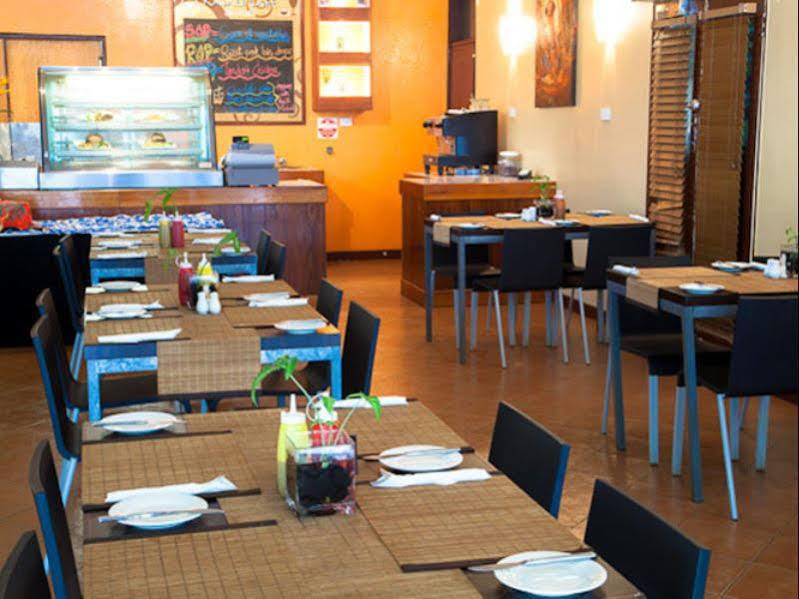 Huon Gulf Hotel Лае Екстериор снимка
